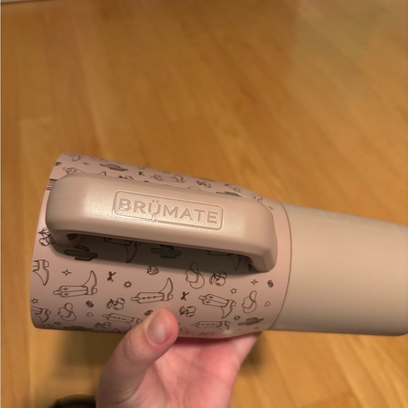 Brumate Muv 35 oz. - Picture 5 of 6
